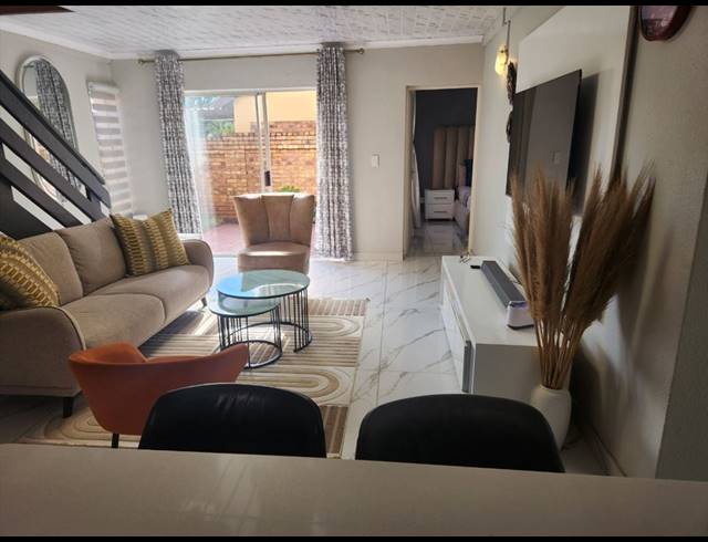 3 BEDROOM TOWNHOUSE FOR SALE IN GLEN MARAIS